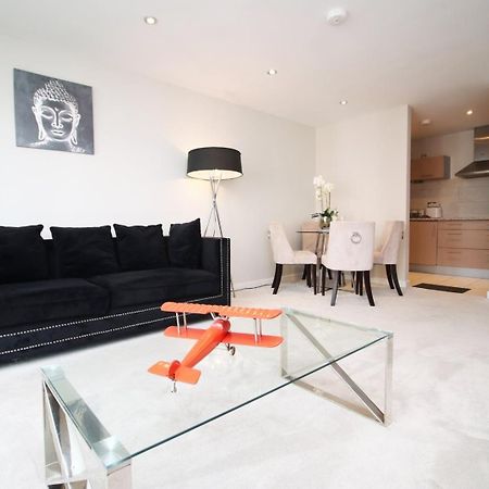 Perfect Getaway In Cardiff Marina Apartment Exterior photo