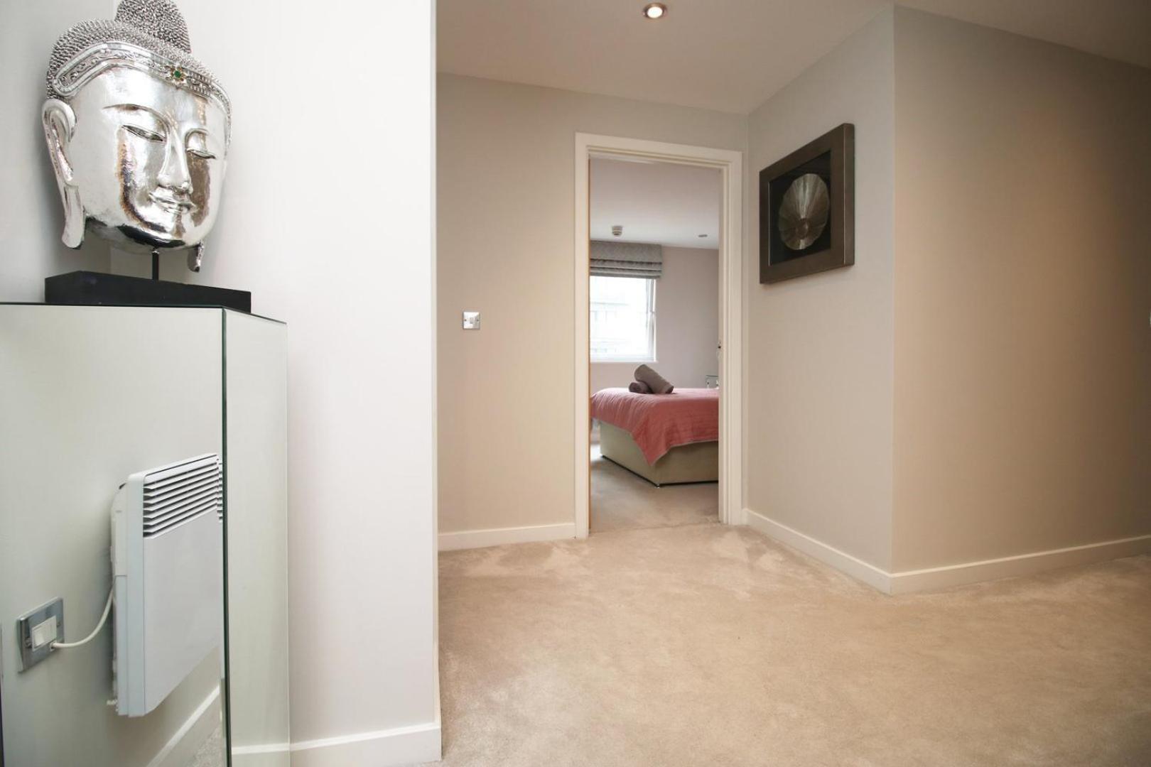 Perfect Getaway In Cardiff Marina Apartment Exterior photo